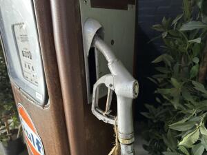 1961 Schwelm Benzinepomp Gulf