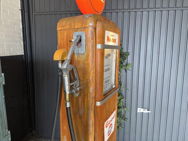 1955 Gilbarco Gulf Benzinepomp VK8910 | Overige | Diversen