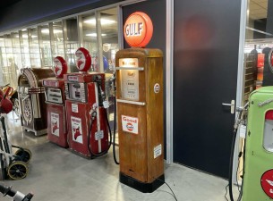 1955 Gilbarco Gulf Benzinepomp