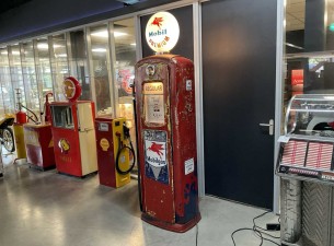 1947 Bennett 646 Mobil Benzinepomp