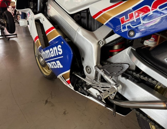 Honda NSR250 MC21 Rothmans Tyga VT733 | Transport | Bromfiets / Motor